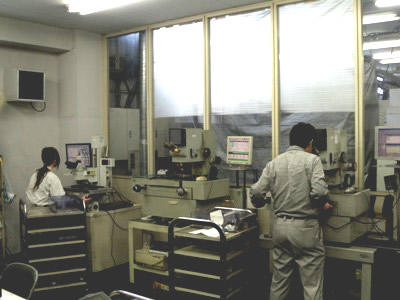 カーボン治具・金属治具・樹脂治具・レーザマーキング　曙精機工業　検査　測定顕微鏡2